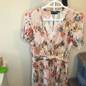 PrettyLittleThings Floral Dress Size 4